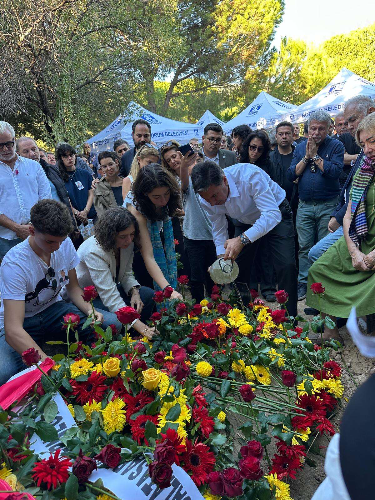 Ahmet Aras’ın Kuzeni, Emre Fidel Berber Ortakent’te Son Yolculuğuna Uğurlandı 5